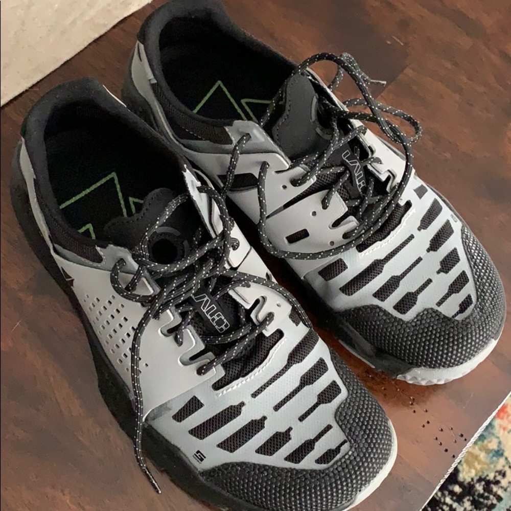 Lalo battleship bloodbird cross trainers
